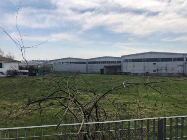 Locale Commerciale in vendita a Mornago, Lombardia