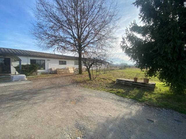 Locale Commerciale in vendita a Piemonte, Cuneo