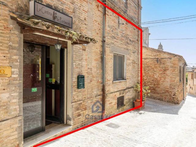 Locale Commerciale in vendita a Borgo Pintura, Marche