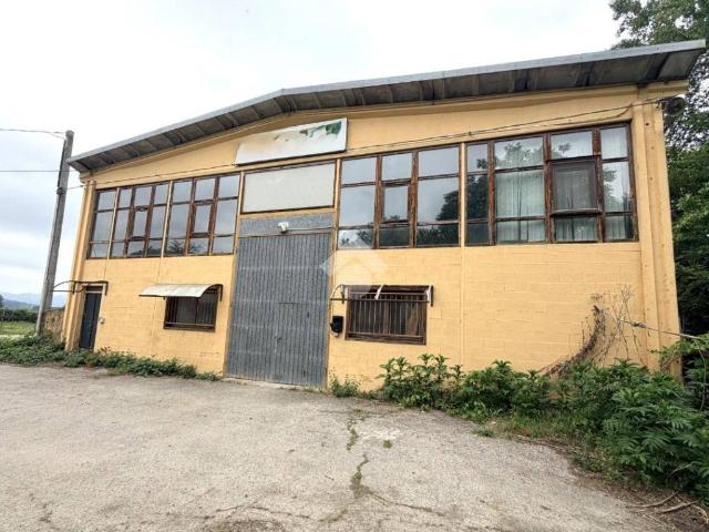 Locale Commerciale in vendita a Piemonte, Alessandria