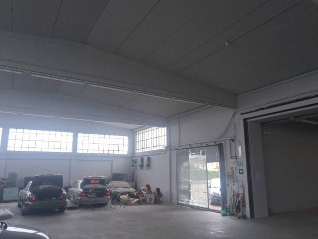 Locale Commerciale in vendita a Mortara, Lombardia