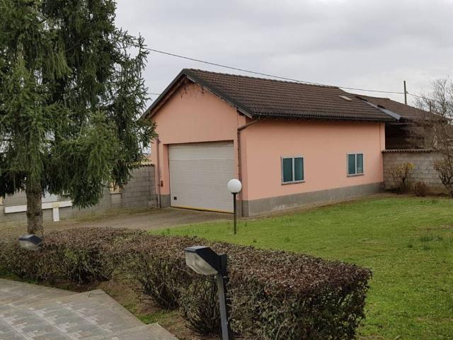 Locale Commerciale in vendita a Mortara, Lombardia