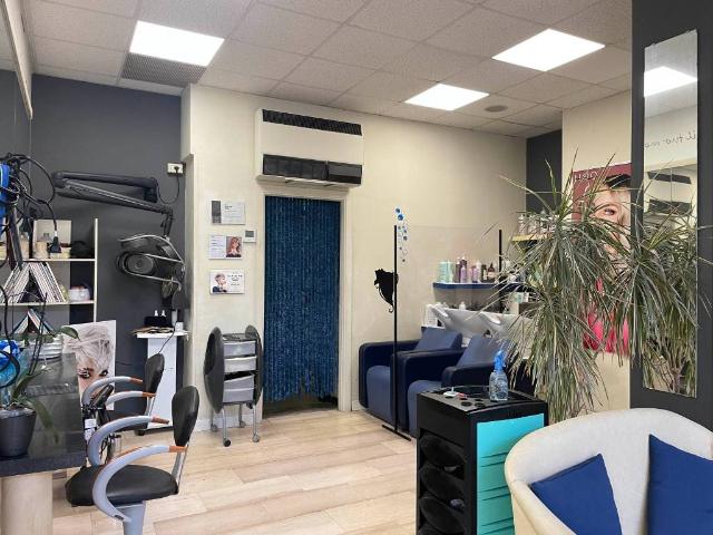 Locale Commerciale in vendita a Mortara, Lombardia