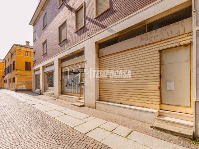 Locale Commerciale in vendita a Mortara, Lombardia