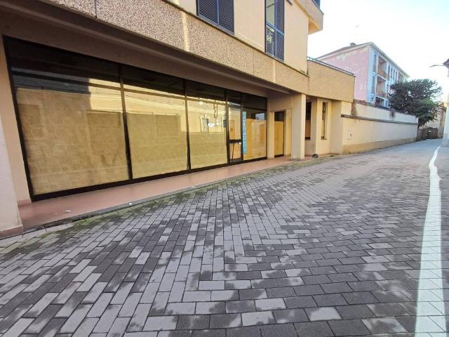 Locale Commerciale in vendita a Mortara, Lombardia
