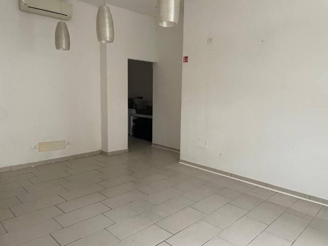 Locale Commerciale in vendita a Mortara, Lombardia