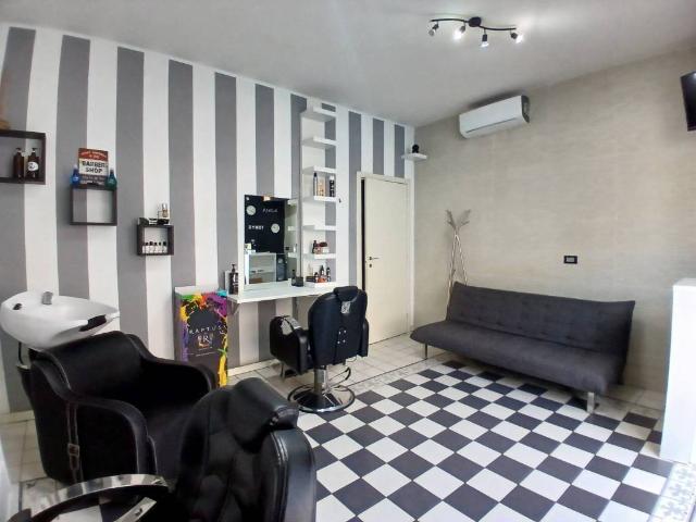 Locale Commerciale in vendita a Mortara, Pavia