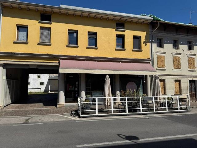 Locale Commerciale in vendita a Mortegliano / Mortean, Udine / Udin / Videm