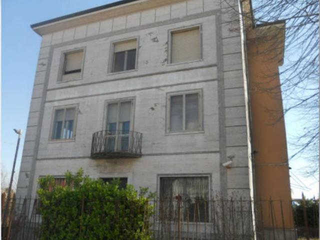 Locale Commerciale in vendita a Motta Baluffi, Lombardia