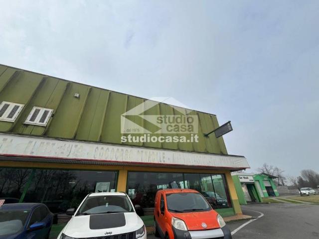 Locale Commerciale in vendita a Mozzanica, Lombardia