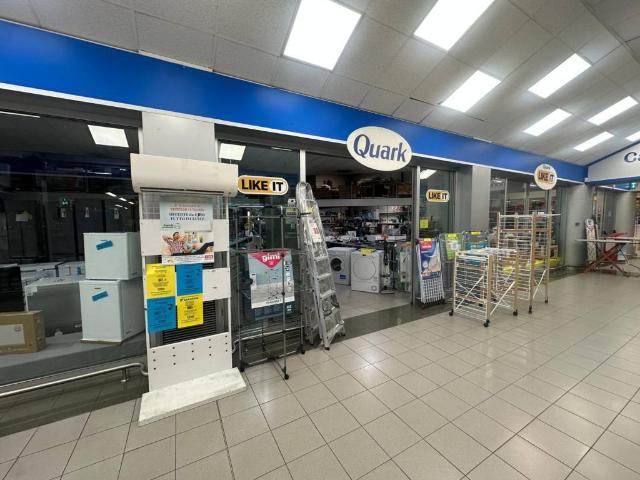 Locale Commerciale in vendita a Dorotina, Mozzo