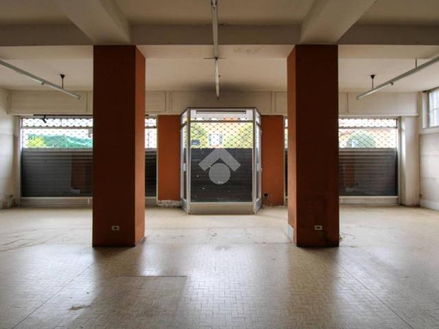 Locale Commerciale in vendita a Dorotina, Mozzo