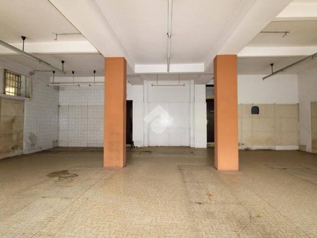 Locale Commerciale in vendita a Dorotina, Mozzo