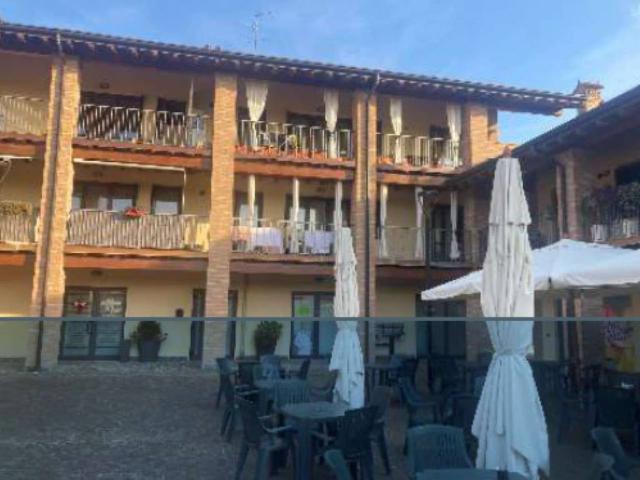 Locale Commerciale in vendita a Dorotina, Mozzo