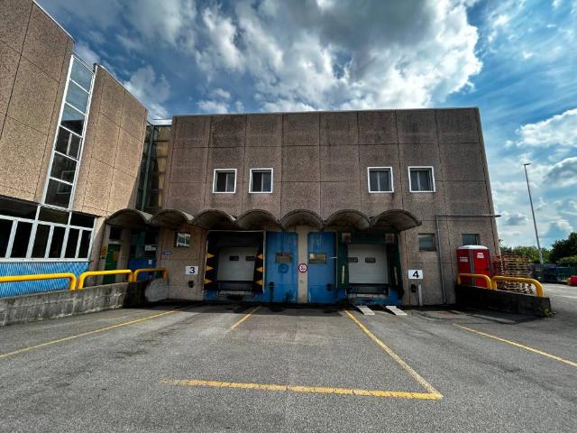 Locale Commerciale in vendita a Dorotina, Mozzo