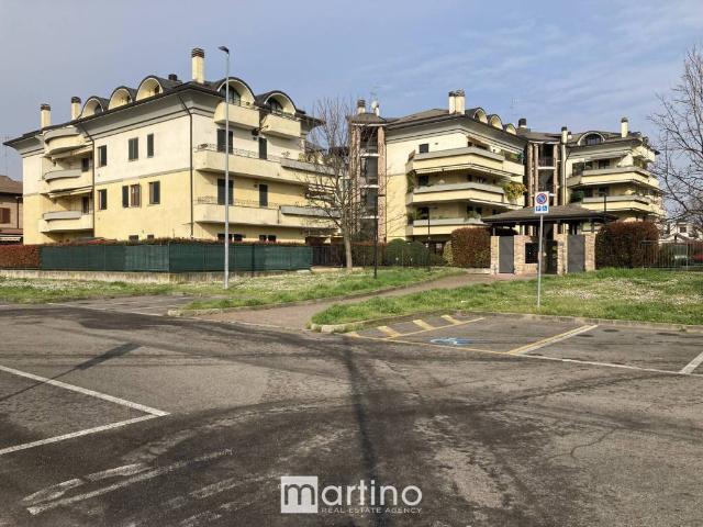 Locale Commerciale in vendita a Muggiò, Lombardia