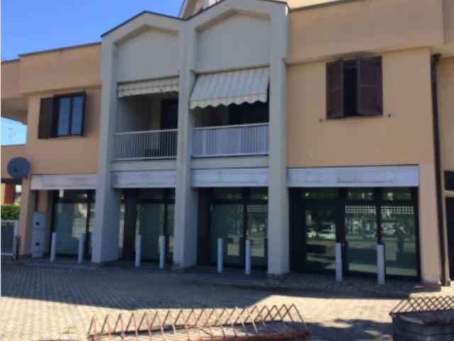 Locale Commerciale in vendita a Muggiò, Lombardia