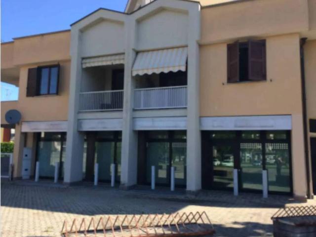 Locale Commerciale in vendita a Muggiò, Lombardia