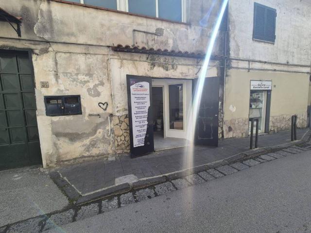 Locale Commerciale in vendita a Mugnano Di Napoli, Campania
