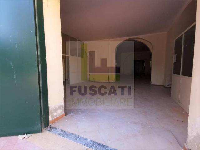 Locale Commerciale in vendita a Mugnano Di Napoli, Campania