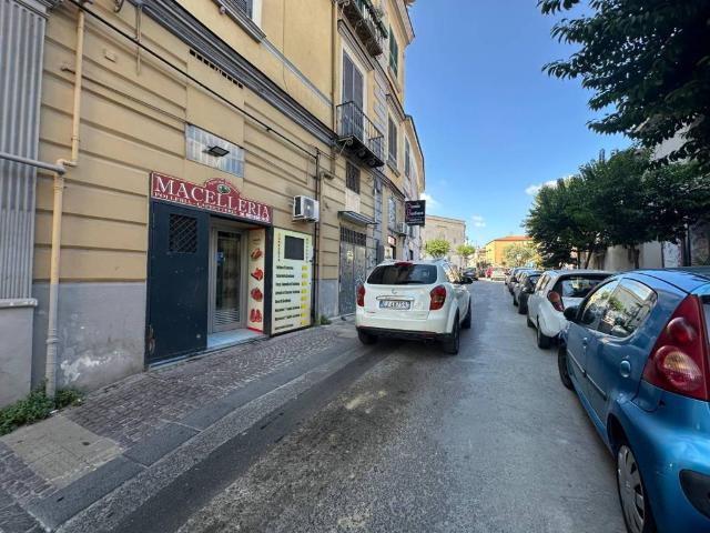 Locale Commerciale in vendita a Mugnano Di Napoli, Campania