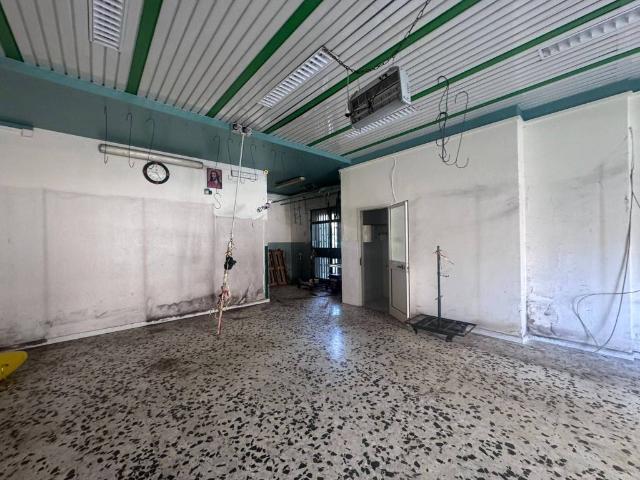 Locale Commerciale in vendita a Mugnano Di Napoli, Campania
