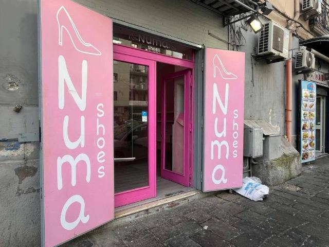 Locale Commerciale in vendita a Municipalità 2, Mercato