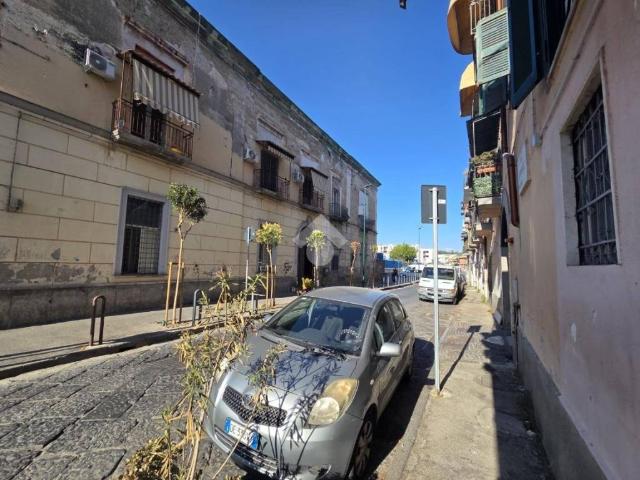 Locale Commerciale in vendita a Camaldoli, Campania