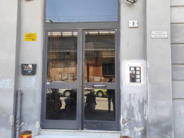 Locale Commerciale in vendita a Municipalità 3, Campania
