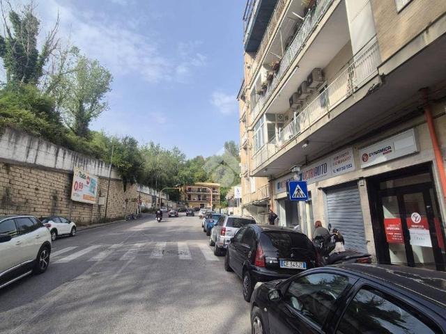 Locale Commerciale in vendita a Municipalità 5, Campania