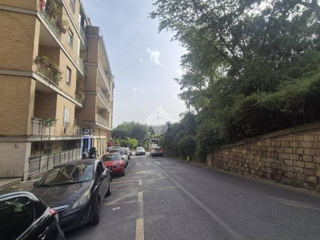Locale Commerciale in vendita a Municipalità 5, Campania