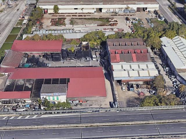 Locale Commerciale in vendita a Municipalità 4, Campania