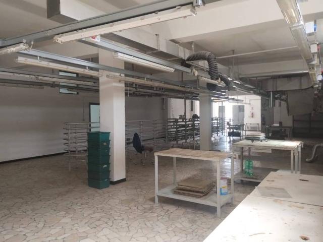 Locale Commerciale in vendita a Municipalità 7, Napola