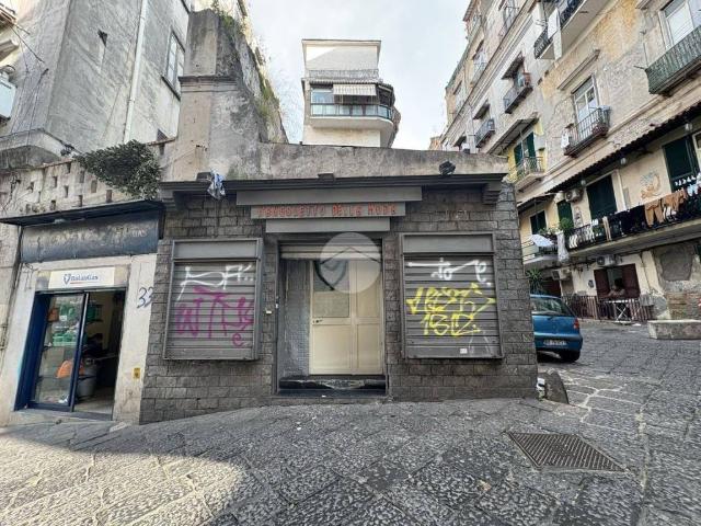 Locale Commerciale in vendita a Municipalità 4, Borgo Sant'antonio Abate