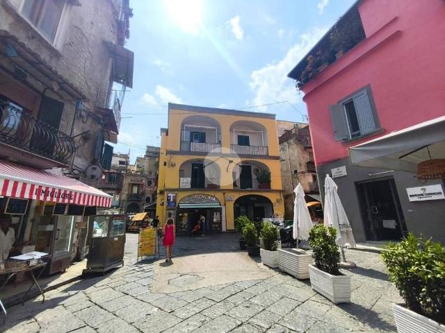 Locale Commerciale in vendita a Municipalità 5, Campania