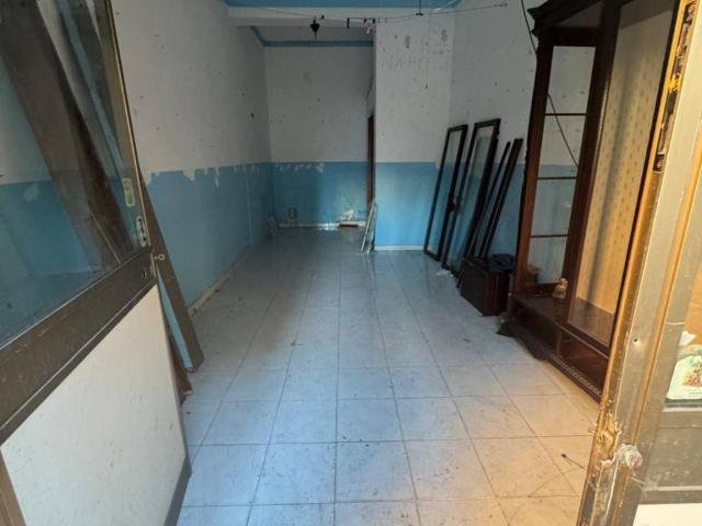 Locale Commerciale in vendita a Municipalità 7, Campania