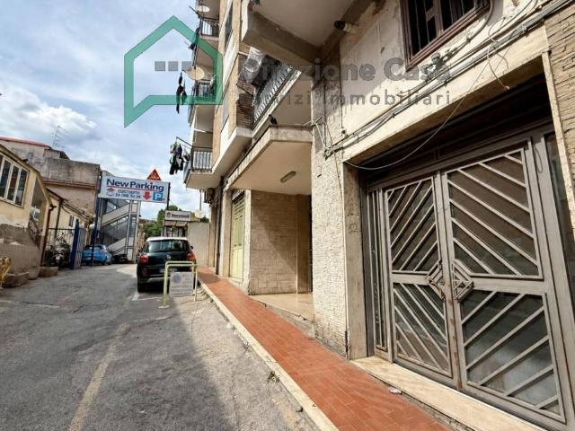 Locale Commerciale in vendita a Municipalità 4, Arenaccia