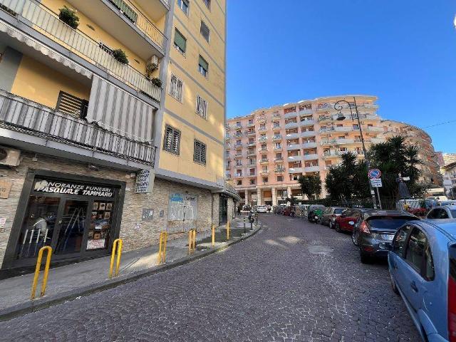 Locale Commerciale in vendita a Municipalità 5, Campania