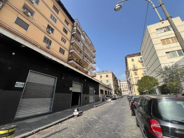Locale Commerciale in vendita a Municipalità 4, Arenaccia