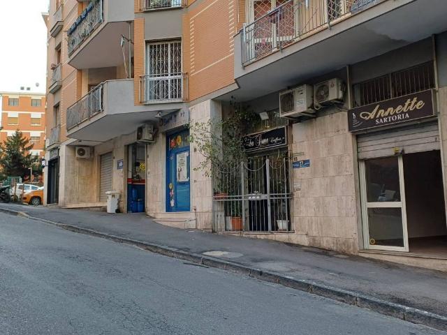 Locale Commerciale in vendita a Municipalità 5, Campania