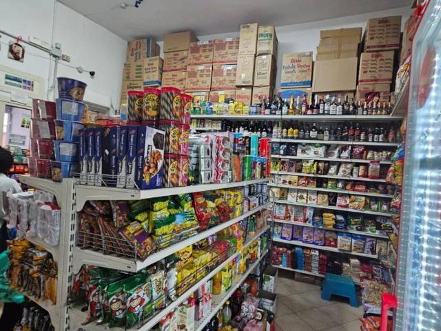 Locale Commerciale in vendita a Municipalità 2, Campania