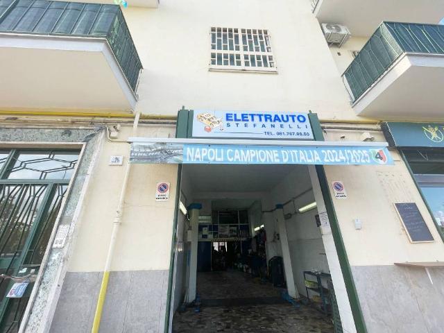 Locale Commerciale in vendita a Camaldoli, Campania