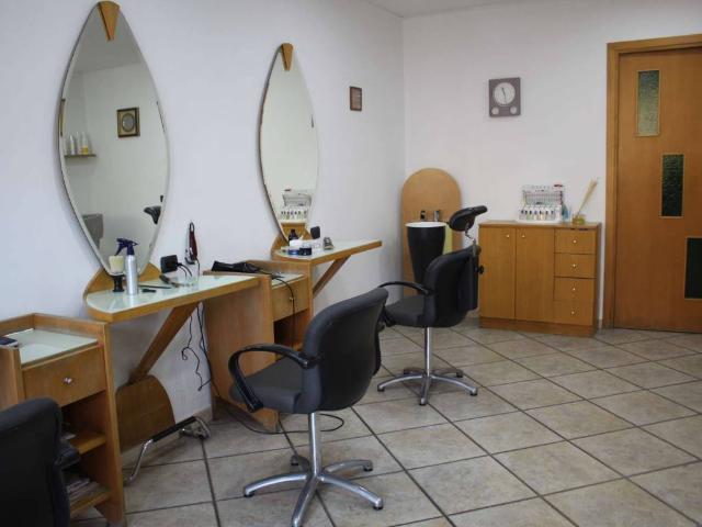 Locale Commerciale in vendita a Municipalità 7, Miano