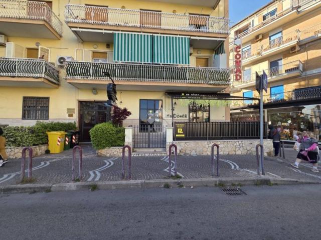 Locale Commerciale in vendita a Camaldoli, Napola