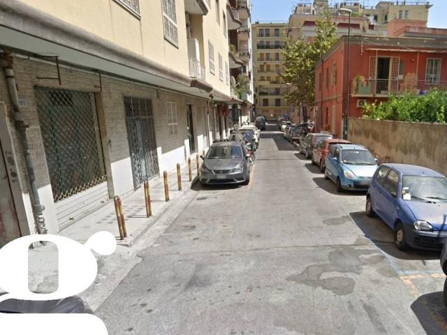 Locale Commerciale in vendita a Municipalità 5, Campania
