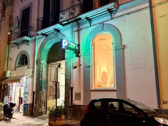 Locale Commerciale in vendita a Municipalità 1, Napola