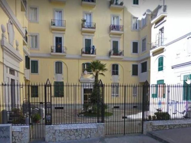 Locale Commerciale in vendita a Municipalità 5, Campania