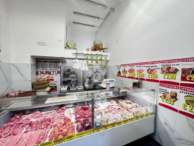 Locale Commerciale in vendita a Municipalità 7, Napola