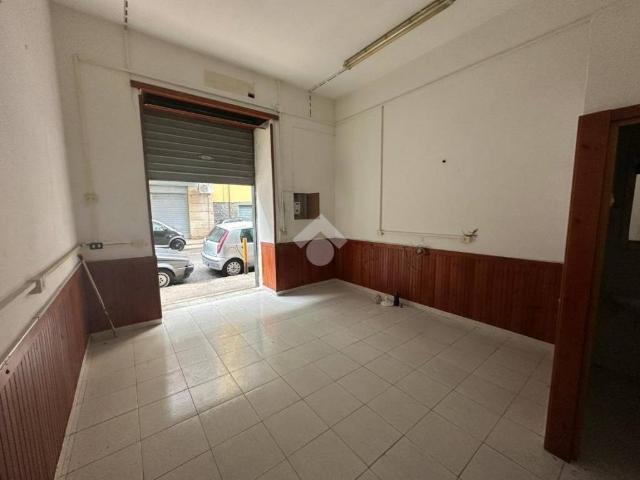 Locale Commerciale in vendita a Municipalità 7, Campania