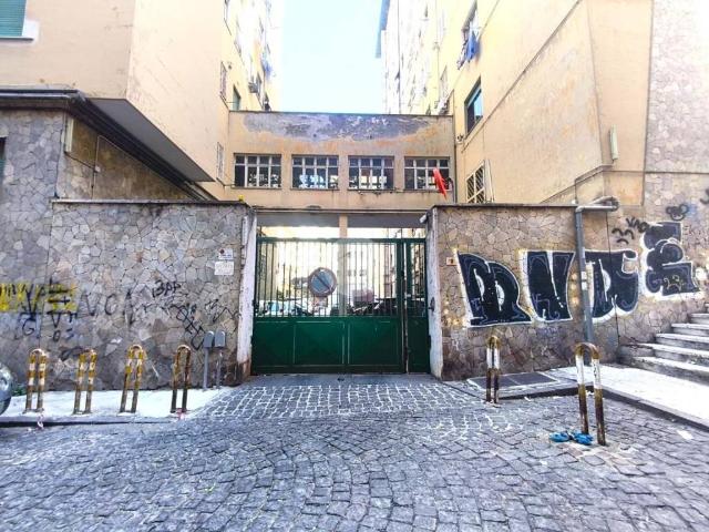 Box in vendita a Vomero, Napoli